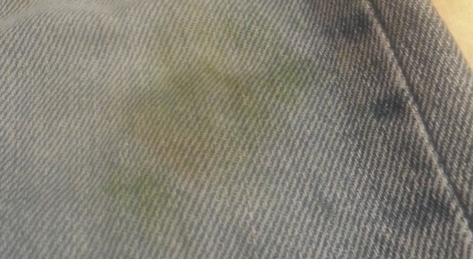 grass stain on jeans