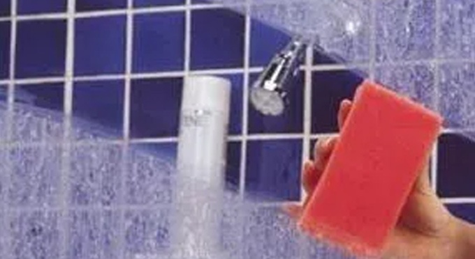 Cleaning hard water an soap scum